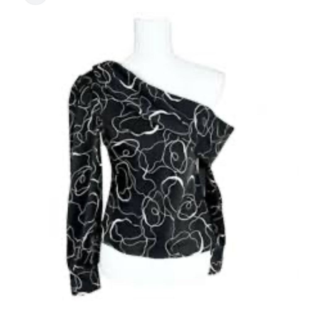 ASTR Off shoulder Black White Patterned Blouse Size Large